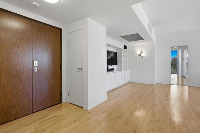 899 Island Drive 401, Rancho Mirage, CA 92270