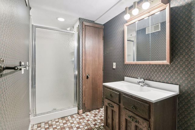 8420 Meadow Lake Road E, New Hope, MN 55428