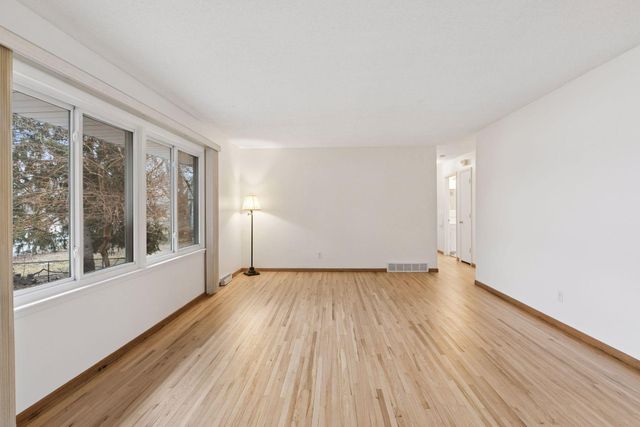 8420 Meadow Lake Road E, New Hope, MN 55428