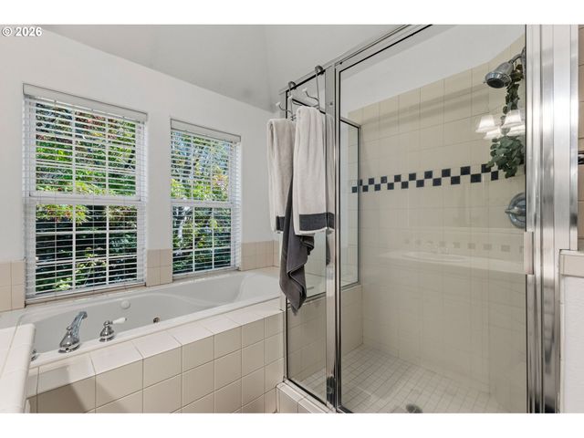 2533 Nw STIMPSON Ln 29, Portland, OR 97229