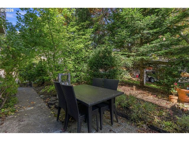 2533 Nw STIMPSON Ln 29, Portland, OR 97229