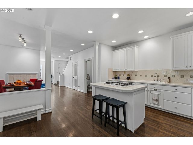 2533 Nw STIMPSON Ln 29, Portland, OR 97229