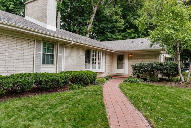 1660 Lindhurst COURT, Elm Grove, WI 53122