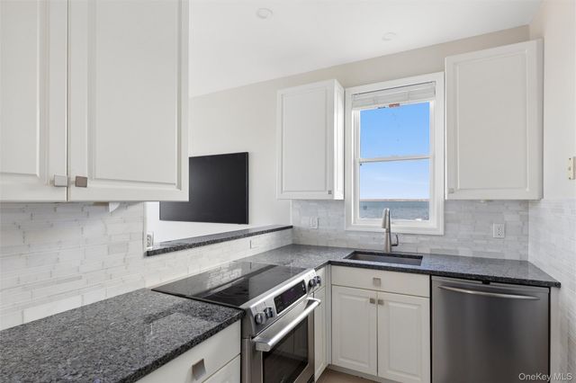 580 Dune Road 3, Westhampton Beach, NY 11978