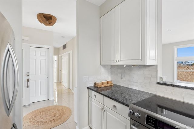 580 Dune Road 3, Westhampton Beach, NY 11978