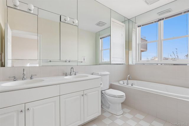 580 Dune Road 3, Westhampton Beach, NY 11978