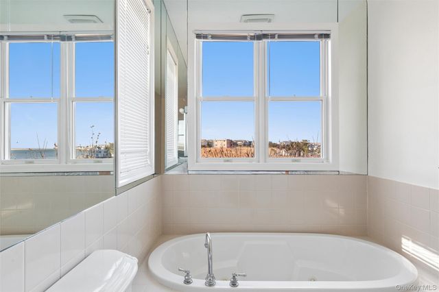 580 Dune Road 3, Westhampton Beach, NY 11978