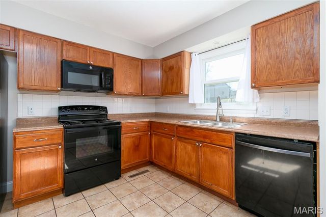 317 E 2nd Street, Moscow Mills, MO 63362