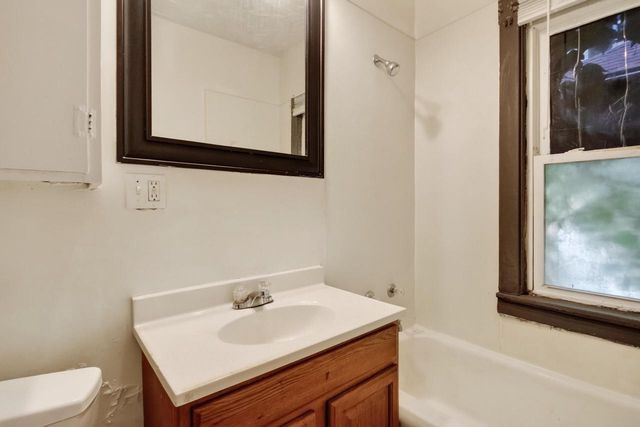 2621 N 49th STREET, Milwaukee, WI 53210