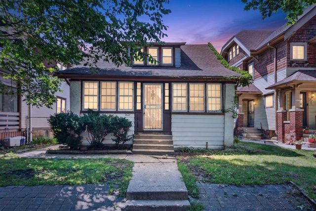 2621 N 49th STREET, Milwaukee, WI 53210