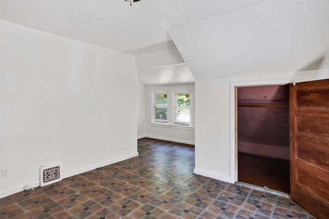 2621 N 49th STREET, Milwaukee, WI 53210