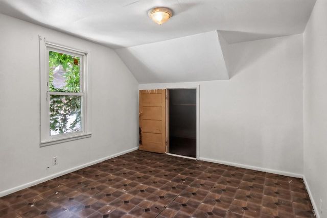 2621 N 49th STREET, Milwaukee, WI 53210