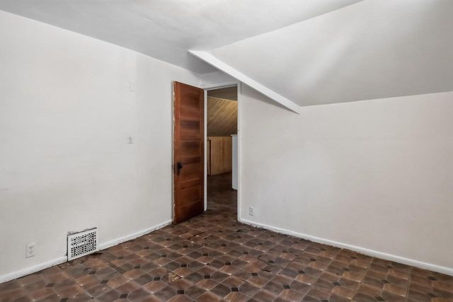 2621 N 49th STREET, Milwaukee, WI 53210