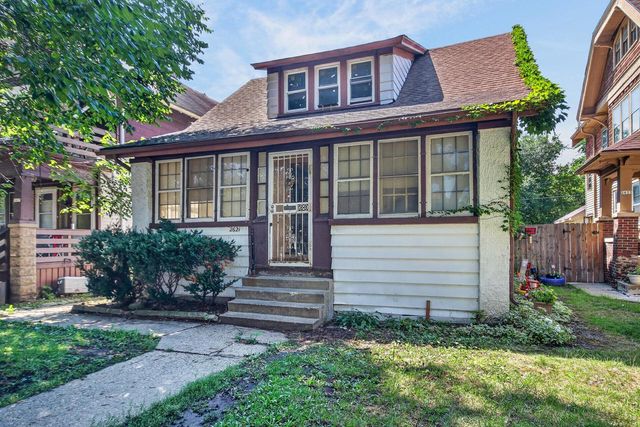 2621 N 49th STREET, Milwaukee, WI 53210