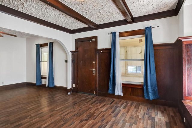2621 N 49th STREET, Milwaukee, WI 53210