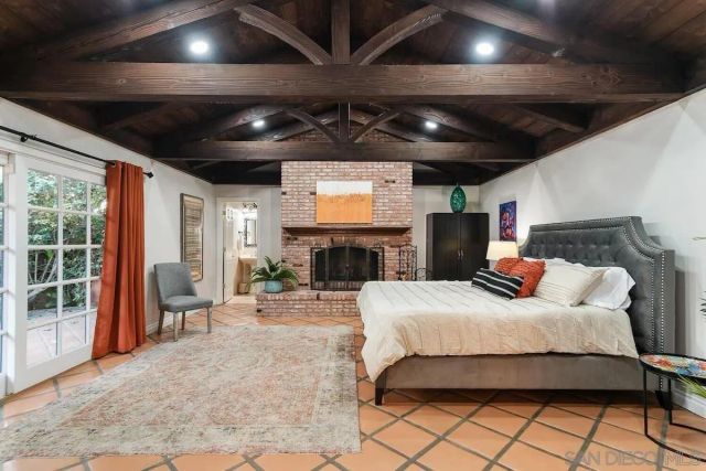 1005 Solymar Drive, La Jolla, CA 92037