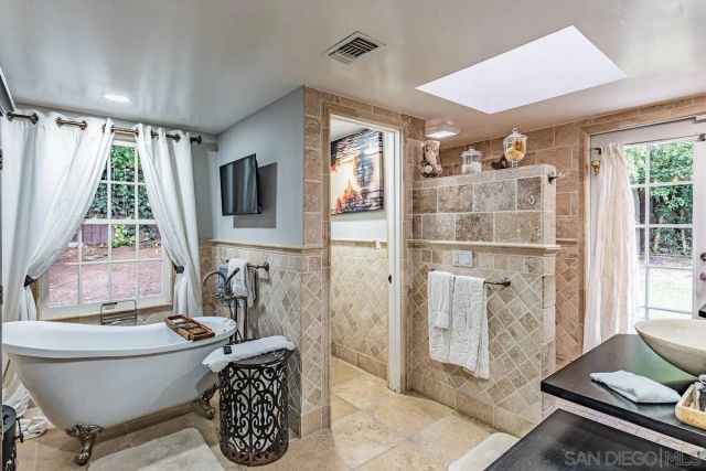 1005 Solymar Drive, La Jolla, CA 92037