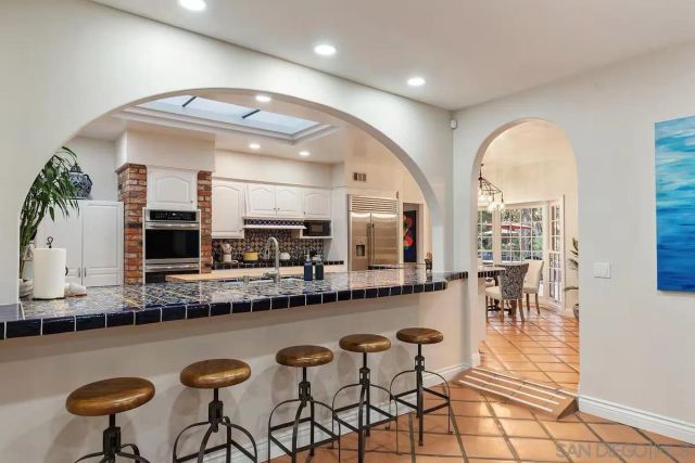 1005 Solymar Drive, La Jolla, CA 92037