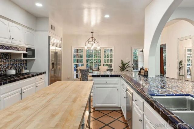 1005 Solymar Drive, La Jolla, CA 92037