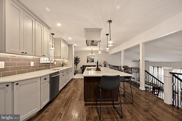 15203 PHILIP LEE RD, Chantilly, VA 20151