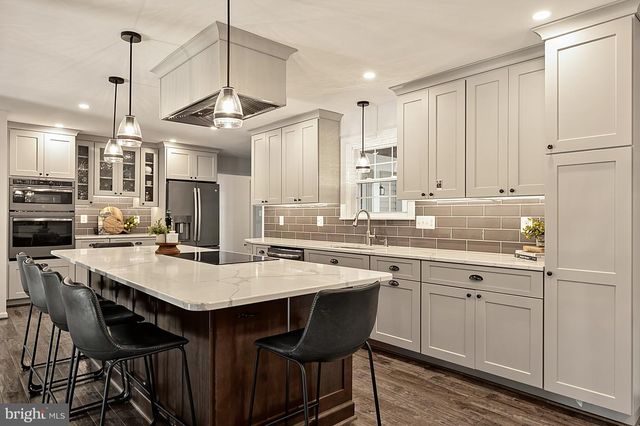 15203 PHILIP LEE RD, Chantilly, VA 20151
