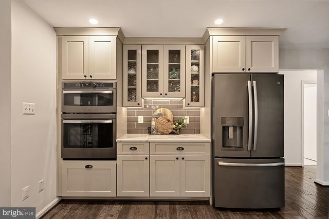 15203 PHILIP LEE RD, Chantilly, VA 20151