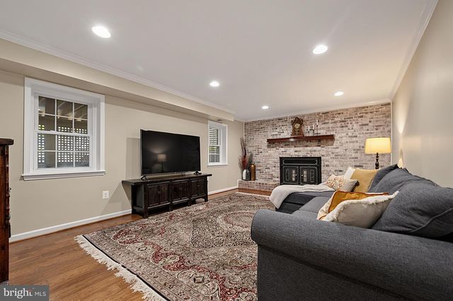 15203 PHILIP LEE RD, Chantilly, VA 20151