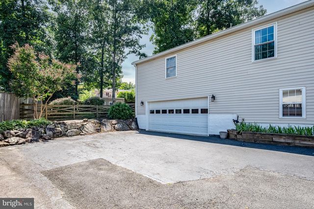 15203 PHILIP LEE RD, Chantilly, VA 20151