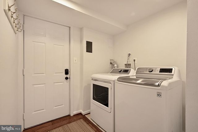 15203 PHILIP LEE RD, Chantilly, VA 20151