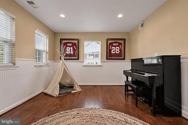 15203 PHILIP LEE RD, Chantilly, VA 20151
