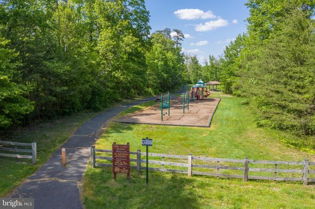 15203 PHILIP LEE RD, Chantilly, VA 20151