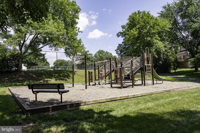 15203 PHILIP LEE RD, Chantilly, VA 20151