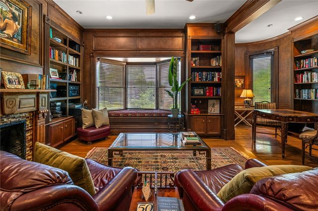 715 College St, Shadyside, PA 15232