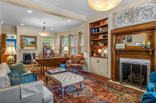 715 College St, Shadyside, PA 15232
