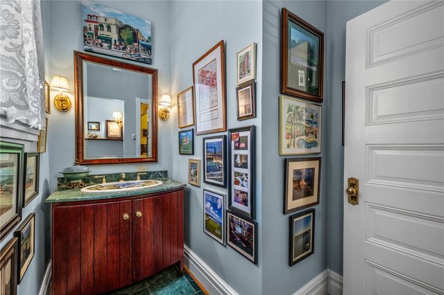 715 College St, Shadyside, PA 15232