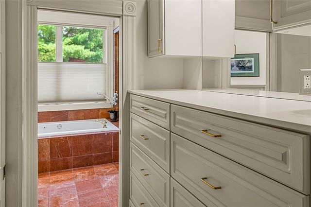 715 College St, Shadyside, PA 15232