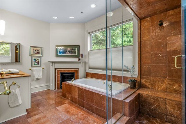 715 College St, Shadyside, PA 15232