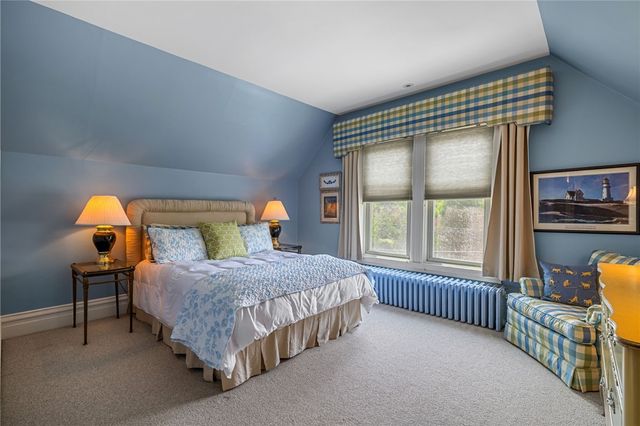 715 College St, Shadyside, PA 15232