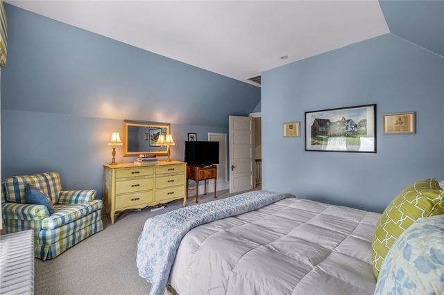 715 College St, Shadyside, PA 15232