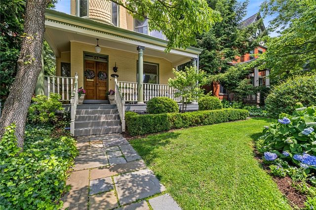 715 College St, Shadyside, PA 15232