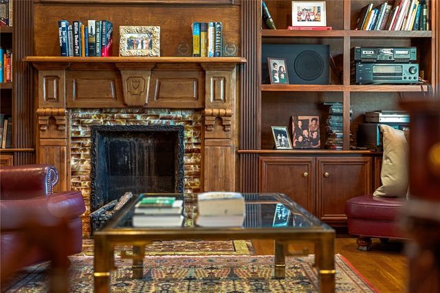 715 College St, Shadyside, PA 15232