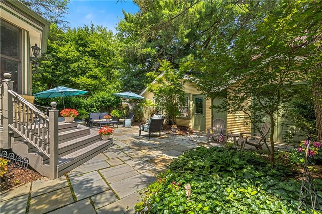 715 College St, Shadyside, PA 15232