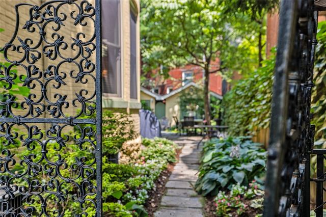 715 College St, Shadyside, PA 15232
