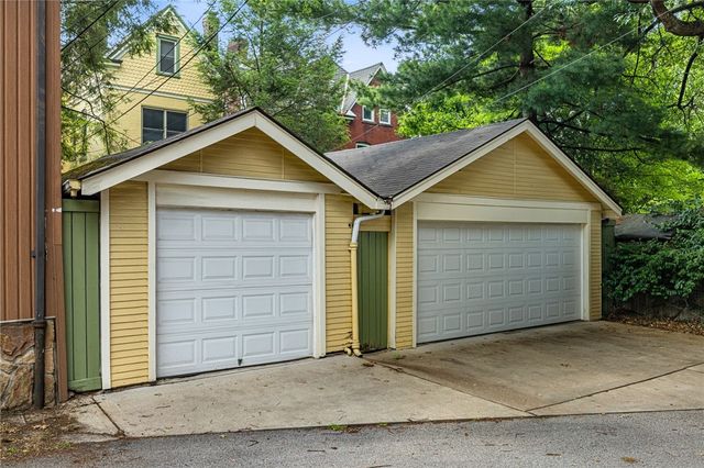 715 College St, Shadyside, PA 15232