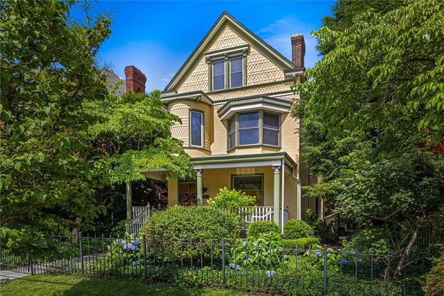 715 College St, Shadyside, PA 15232