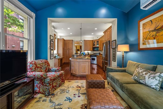 715 College St, Shadyside, PA 15232
