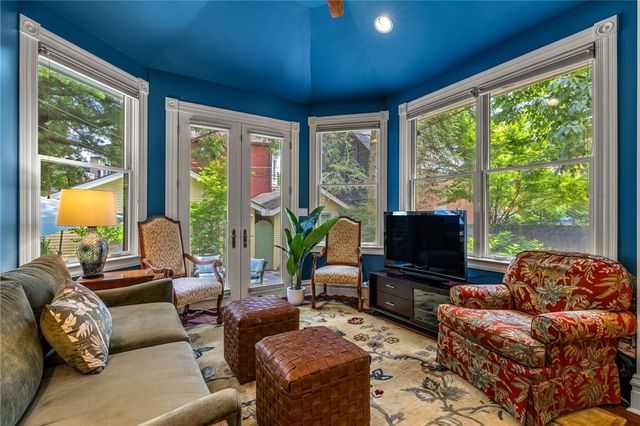 715 College St, Shadyside, PA 15232