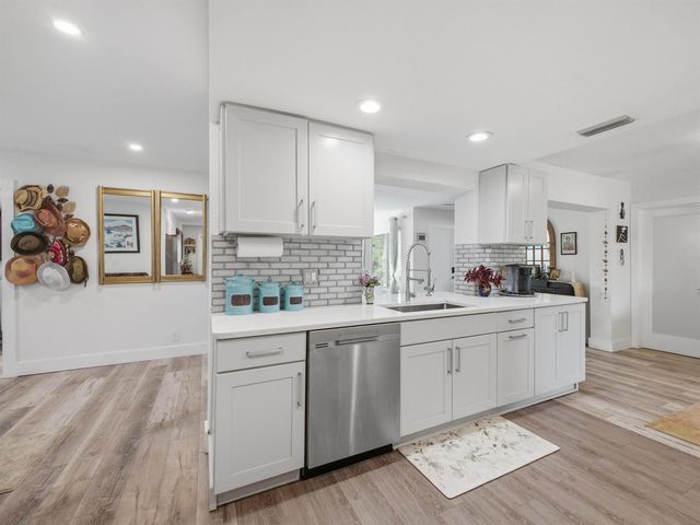 1545 NW 70TH Lane, Margate, FL 33063