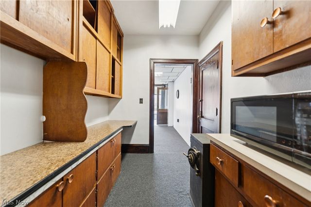 70 4th Street NW, Barberton, OH 44203