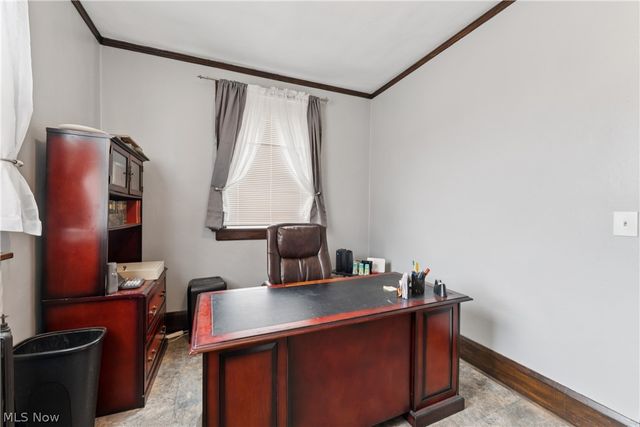 70 4th Street NW, Barberton, OH 44203